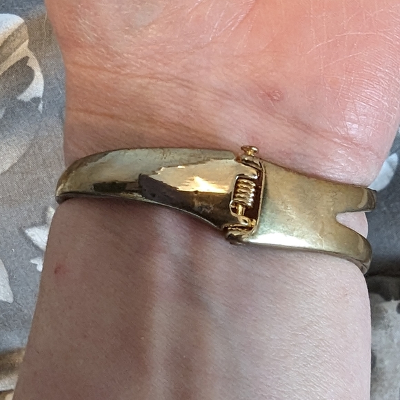 🌟3/$20🌟Costume Bracelet - Picture 7 of 9